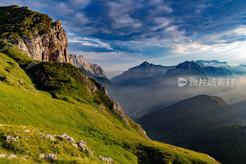 从芒加特山Montaž和Viš， Primorska，朱利安阿尔卑斯山，斯洛文尼亚，欧洲